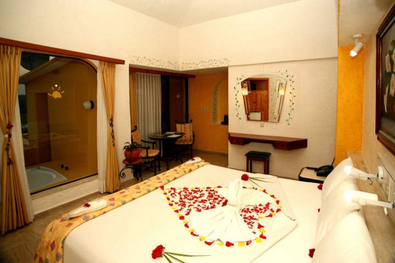 Casa Del Mar Hotel Huatulco Exterior photo